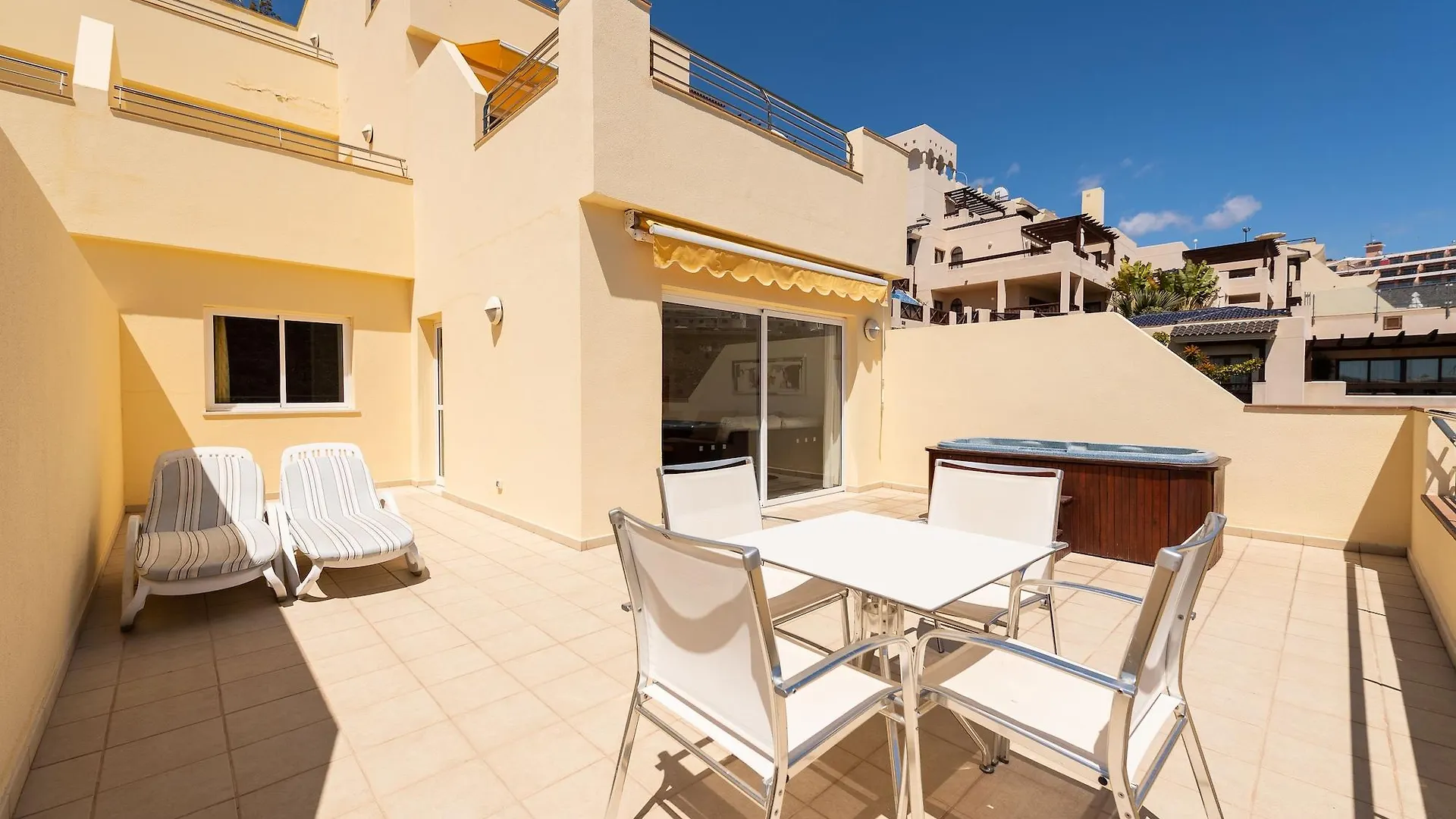 Apart Otel Holiday Club Sol Amadores Puerto Rico